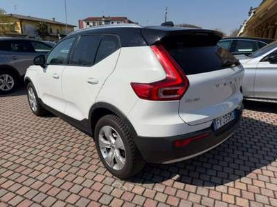 Volvo XC40 D3 150CV Geartronic Momentum Bianco usata San Donà di Piave
