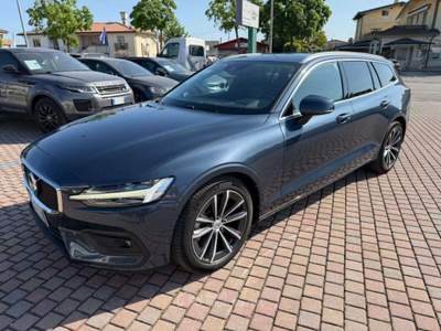 Volvo V60 B4 (d) 197CV Geartronic Momentum Business Pro Blu/Azzurro usata San Donà di Piave