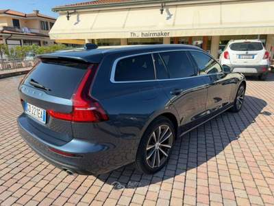 Volvo V60 B4 (d) 197CV Geartronic Momentum Business Pro Blu/Azzurro usata San Donà di Piave