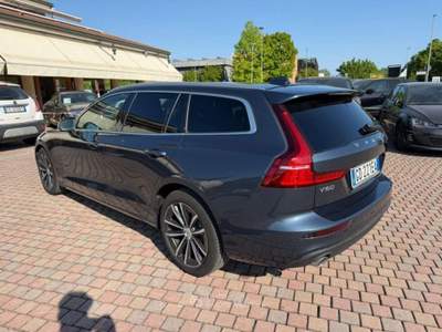 Volvo V60 B4 (d) 197CV Geartronic Momentum Business Pro Blu/Azzurro usata San Donà di Piave