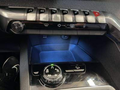 Peugeot 3008 3008 II 2018 1.6 bluehdi Allure s Grigio usata Eboli