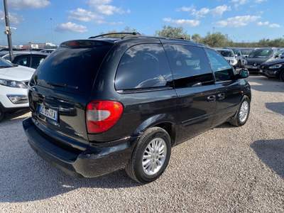 Chrysler Voyager / Grand Voyager Voyager 2.5 CRD cat LX Leather Nero usata Corato