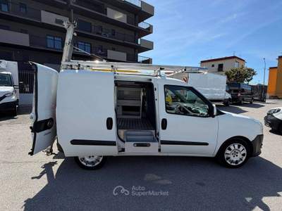 Fiat Doblò 1.6mjt 105cv OFFICINA MOBILE Bianco usata Salerno
