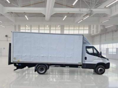 Iveco Daily 60C17 3.0hpi FURGONATO CON SPONDA Bianco usata Salerno