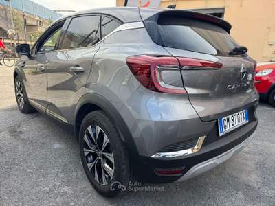 Renault Captur Captur II  1.6 E-Tech full hybrid Engineered 145cv auto Grigio usata Genova