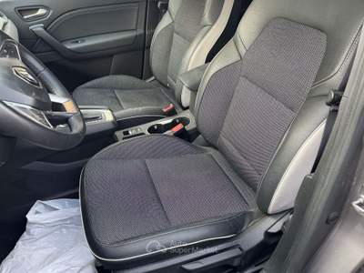 Renault Captur Captur II  1.6 E-Tech full hybrid Engineered 145cv auto Grigio usata Genova