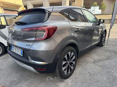Renault Captur Captur II  1.6 E-Tech full hybrid Engineered 145cv auto Grigio usata Genova