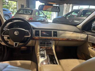 Jaguar XF 2.2d Business edition auto Nero usata Erba