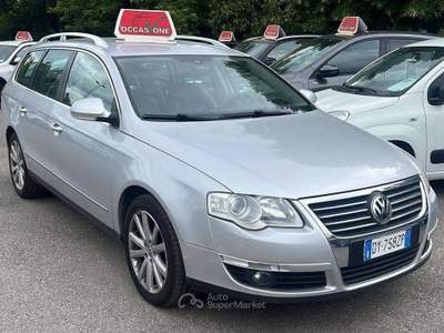 Volkswagen Passat Passat VI 2005 Variant 2.0 tdi Highline c/navi Argento usata Zola Predosa