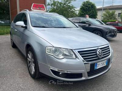 Volkswagen Passat Passat VI 2005 Variant 2.0 tdi Highline c/navi Argento usata Zola Predosa