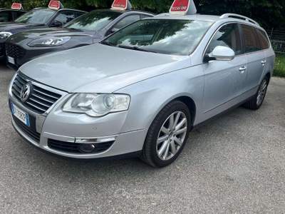 Volkswagen Passat Passat VI 2005 Variant 2.0 tdi Highline c/navi Argento usata Zola Predosa