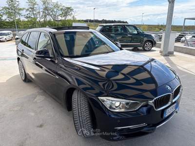 BMW Serie 3 320d 318 320d Efficient Dynamics Touring Luxury Blu/Azzurro usata ALTAMURA
