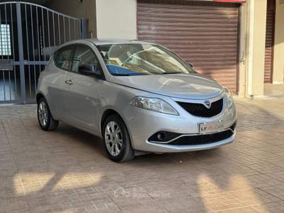 Lancia Ypsilon 5 porte Platinum Argento usata SANTERAMO IN COLLE