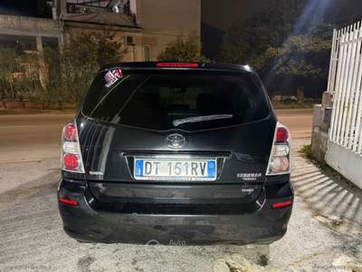 Toyota Corolla Corolla Verso 2.2 16V D-4D D-Cat 7pti 7P. Nero usata Cava de' Tirreni