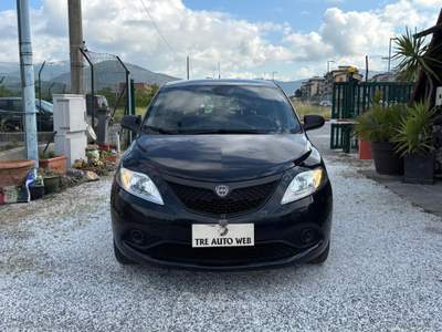 Lancia Ypsilon Ypsilon 1.2 69 CV 5p. S&S Elefantino Blu Nero usata Prato
