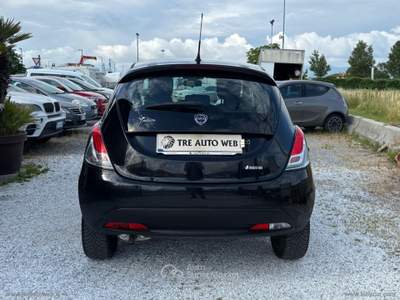 Lancia Ypsilon Ypsilon 1.2 69 CV 5p. S&S Elefantino Blu Nero usata Prato