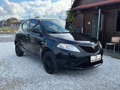 Lancia Ypsilon Ypsilon 1.2 69 CV 5p. S&S Elefantino Blu Nero usata Prato