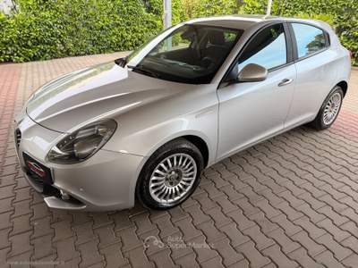 Alfa Romeo Giulietta Giulietta 1.6 JTDm 120 CV Super Argento usata Taranto