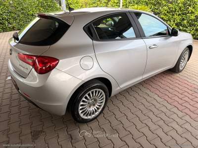 Alfa Romeo Giulietta Giulietta 1.6 JTDm 120 CV Super Argento usata Taranto