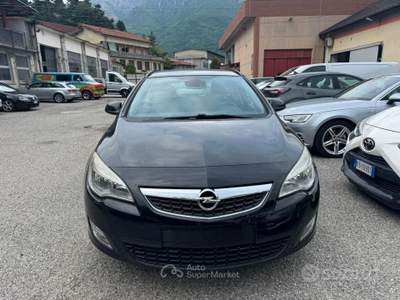 Opel Astra Sports Tourer CON GANCIO usata Omegna