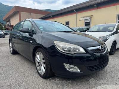 Opel Astra Sports Tourer CON GANCIO usata Omegna