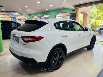 Maserati Levante V6 Diesel 250 CV AWD Gransport Bianco usata Morano Calabro