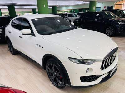 Maserati Levante V6 Diesel 250 CV AWD Gransport Bianco usata Morano Calabro