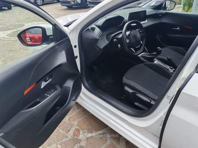 Peugeot 208 PureTech 75 S&S 5p. Active Bianco usata Albano Laziale
