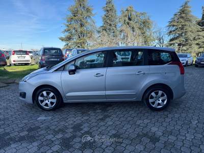Peugeot 5008 S&S Active Grigio usata Calestano