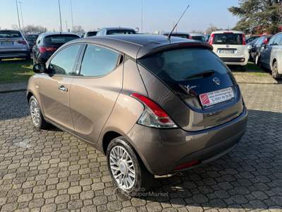 Lancia Ypsilon 5 porte GPL Ecochic Gold Grigio usata Calestano