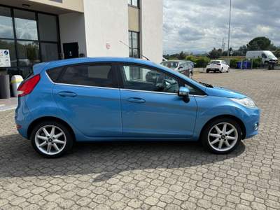 Ford Fiesta AUTOMATICA 1.4Benz|5 porte Titanium|NEOPATENTATI Blu/Azzurro usata Calestano