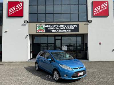 Ford Fiesta AUTOMATICA 1.4Benz|5 porte Titanium|NEOPATENTATI Blu/Azzurro usata Calestano