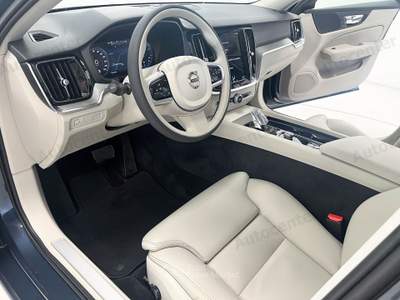 Volvo V60 B3 163CV GEARTRONIC INSCRIPTION **AUTOCARRO N1** Blu/Azzurro usata Bassano del Grappa