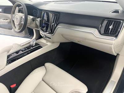 Volvo V60 B3 163CV GEARTRONIC INSCRIPTION **AUTOCARRO N1** Blu/Azzurro usata Bassano del Grappa