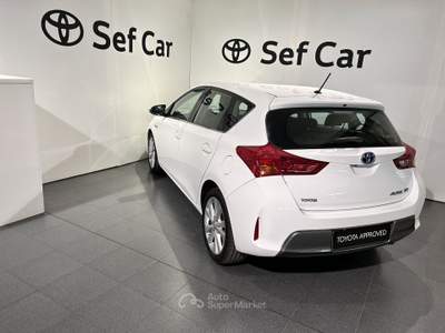 Toyota Auris 1.8 Hybrid 5 Porte Active AREA C FREE Bianco usata Milano