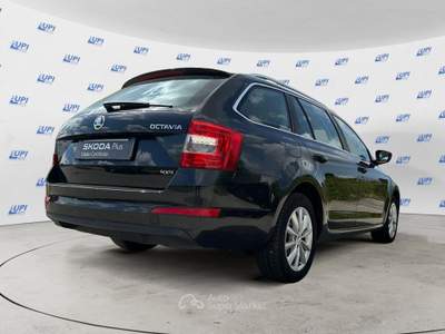 Skoda Octavia Wagon 1.6 tdi cr Ambition 4x4 110cv Nero usata Pistoia