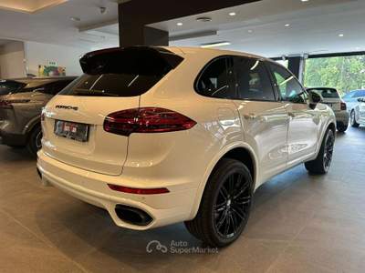 Porsche Cayenne 3.0TD Tiptronic Bianco usata Cesena