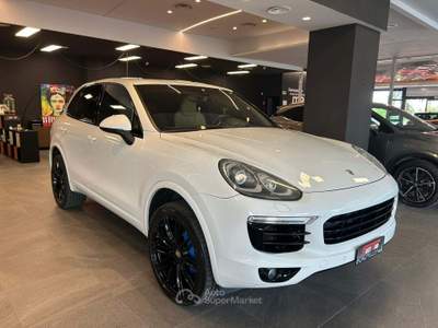 Porsche Cayenne 3.0TD Tiptronic Bianco usata Cesena