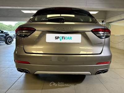 Maserati Levante 2.0 330cv 48v MHEV Executive Q4 auto Grigio usata Milano