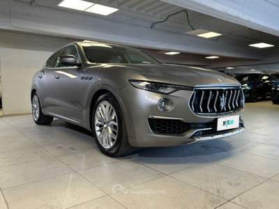 Maserati Levante 2.0 330cv 48v MHEV Executive Q4 auto Grigio usata Milano
