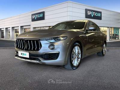 Maserati Levante 2.0 330cv 48v MHEV Executive Q4 auto Grigio usata Milano