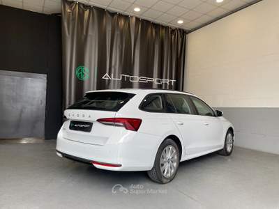 Skoda Octavia 2.0 TDI 110KW EXECUTIVE DSG Bianco usata Leini