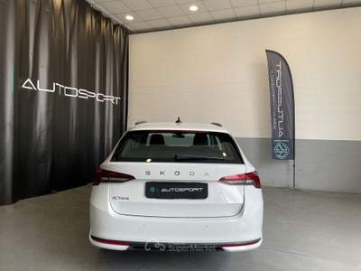 Skoda Octavia 2.0 TDI 110KW EXECUTIVE DSG Bianco usata Leini