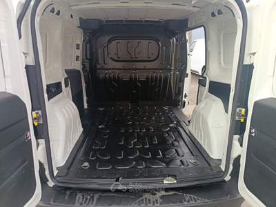 Fiat Doblò 1.3 Mjt 95cv S&S LOUNGE Bianco usata Villaga