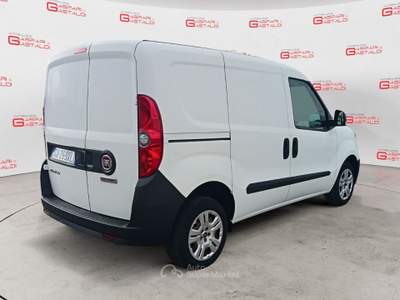 Fiat Doblò 1.3 Mjt 95cv S&S LOUNGE Bianco usata Villaga