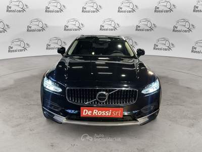 Volvo V90 Cross Country B5 (d) AWD automatico Ultimate Nero usata Vedelago
