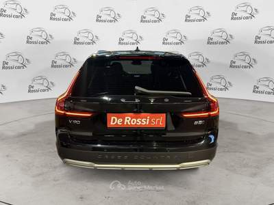 Volvo V90 Cross Country B5 (d) AWD automatico Ultimate Nero usata Vedelago
