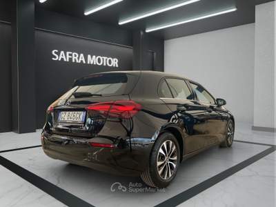 Mercedes-Benz Classe A A 180 d Advanced Auto Nero usata Rende