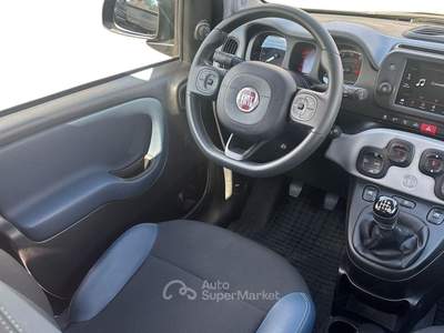 Fiat Panda Panda 1.0 firefly hybrid Cross s&s 70cv 5p.ti Nero usata Albignasego