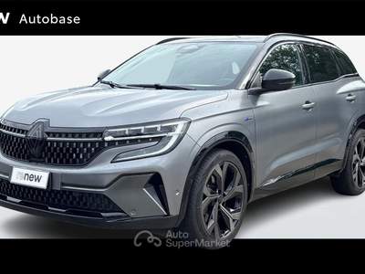 Renault Austral 1.2 E-Tech full hybrid Iconic Esprit Alpine 200cv auto Grigio usata Albignasego